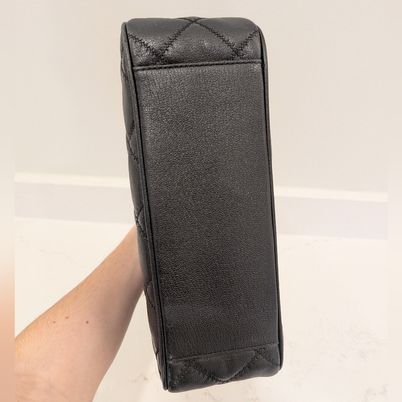 Tory Burch Black Willa Shoulder Bag (Large) - Picture 4 of 7